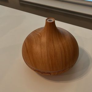 Oil diffuser with 10 essential oils NIB